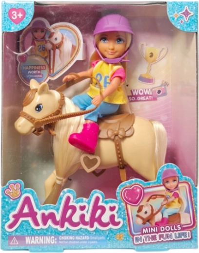 Păpușă cu căluț și echipament de echitație