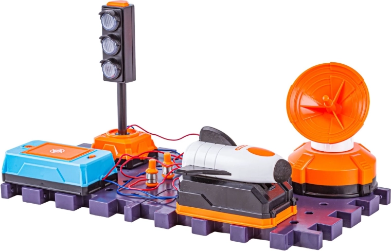 Asamblați un circuit electronic funcțional
