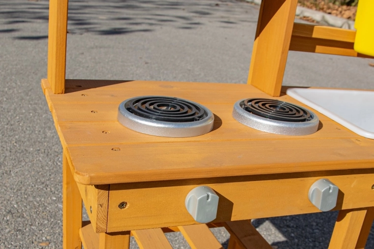 Două plite și butoane rotative pentru un joc realist