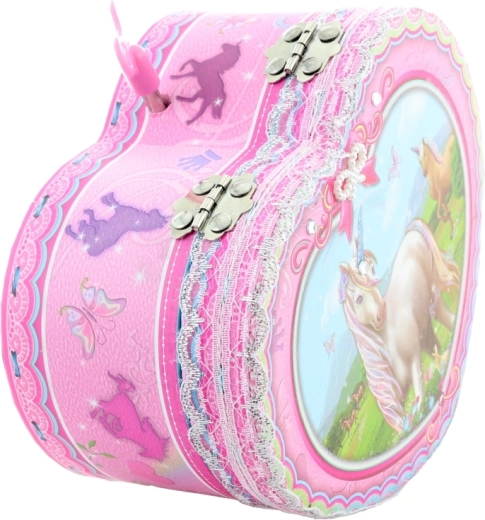 Design romantic în formă de inimă, cu unicorni