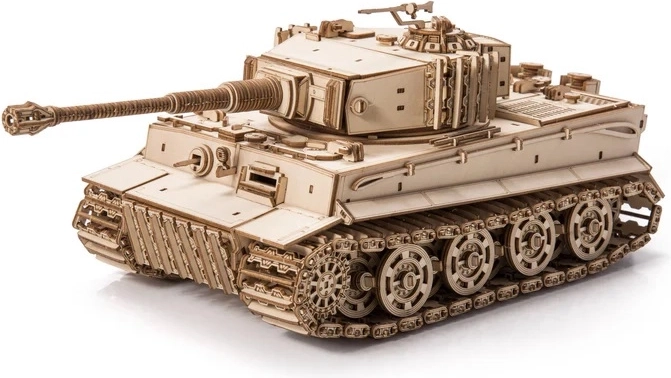 Model detaliat din lemn al tancului Tiger M1