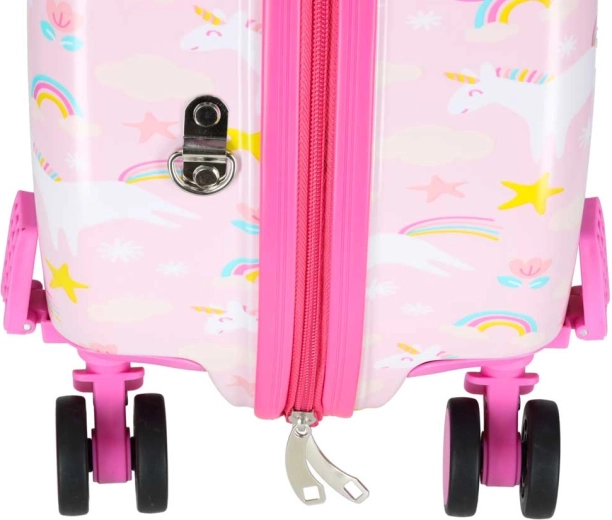 Deplasare lină datorită roților 360°