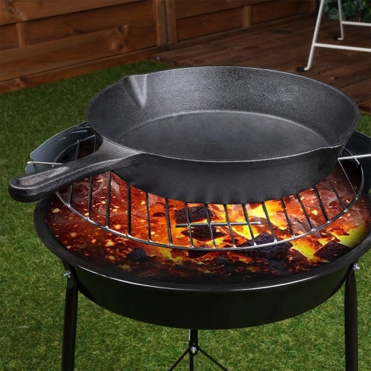 Utilizare versatilă pe plită, în cuptor și pe foc deschis