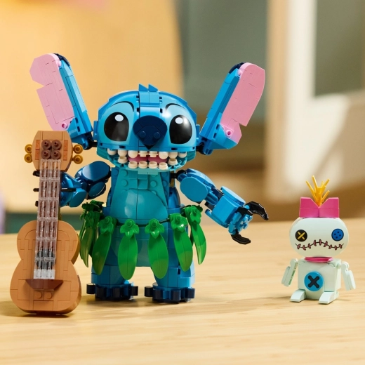 Stitch poziționabil ca decorațiune pentru cameră