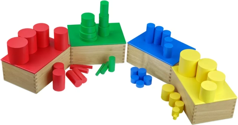 Cilindri colorați fără mâner din lemn de fag Moyo Montessori