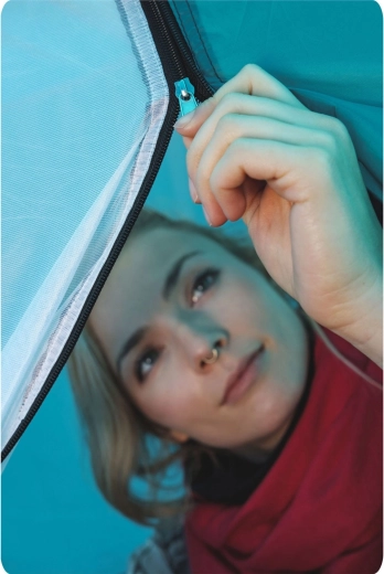 Ventilație și plasă contra insectelor pentru un somn liniștit