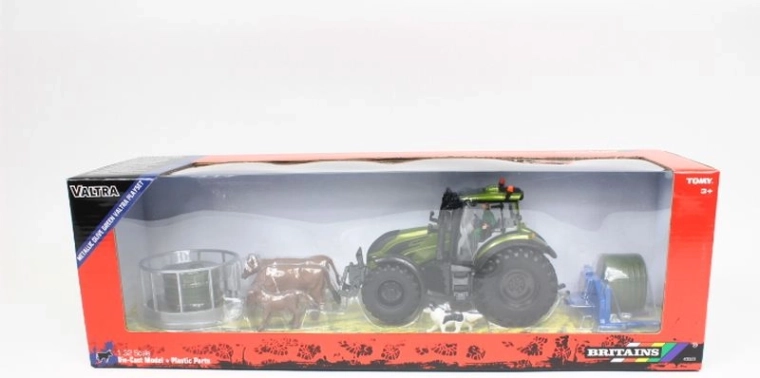 Britains set tractor Valtra metallic olive green 1:32