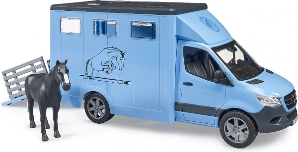 Bruder Mercedes‑Benz Sprinter transportor de cai cu figurină
