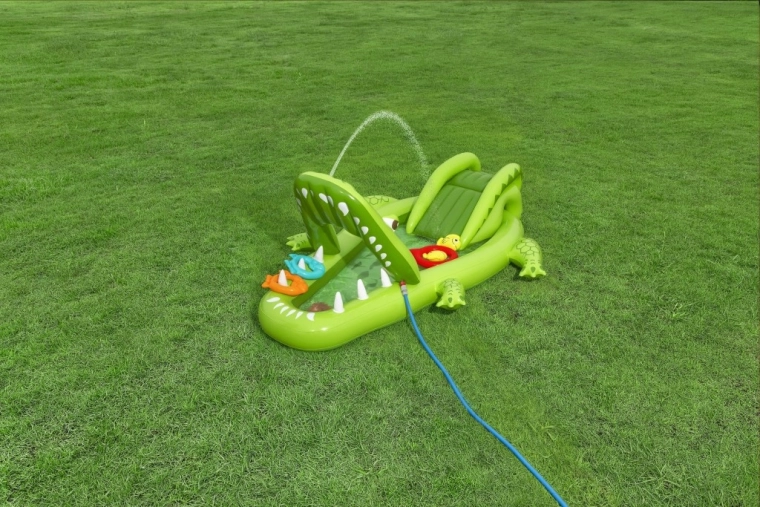 Dușă de apă integrată pentru distracție răcoritoare