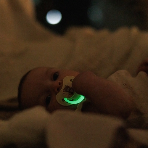 Liniște pe timp de noapte cu mâner fosforescent