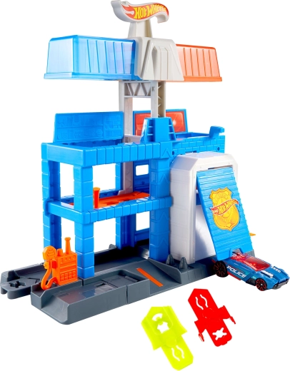 Trei etaje pline de acțiune și ieșiri rapide