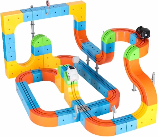 Traseu modular cu rampe și segmente supraînălțate