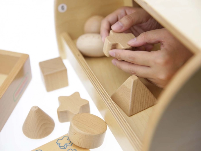 12 figurine geometrice din lemn