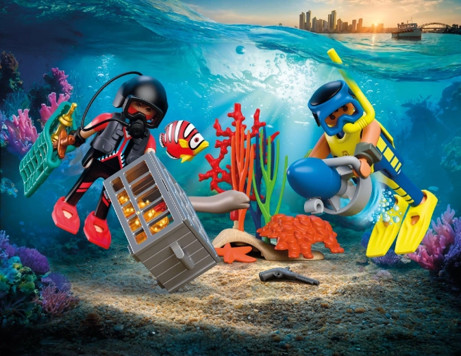 Urmărire subacvatică plină de acțiune cu scooterul