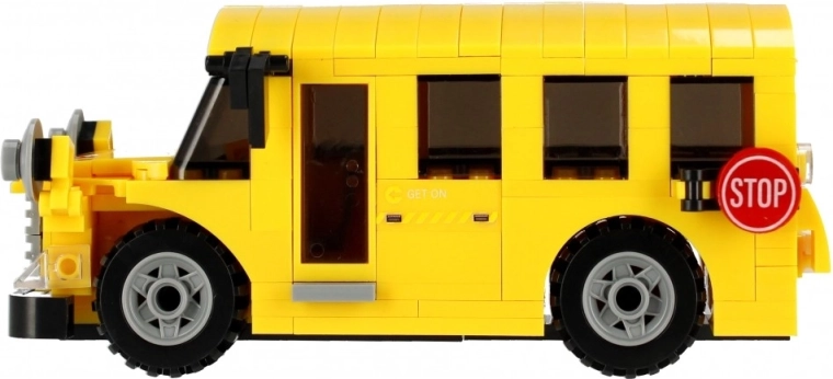 Autobuz școlar din 242 piese