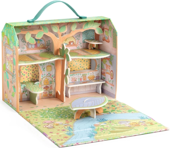 Valiză care se transformă într-o căsuță în copac