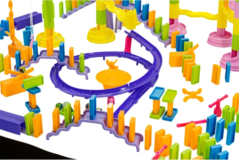 Construire după propriile idei – copilul devine un mic arhitect