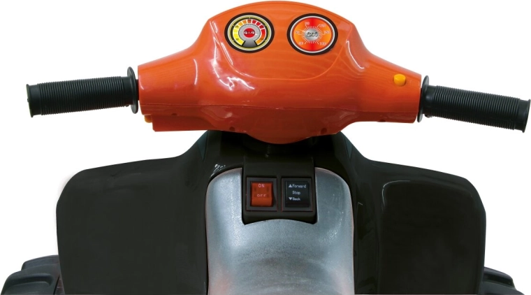 Control simplu: înainte/înapoi, stop și pedală de accelerație