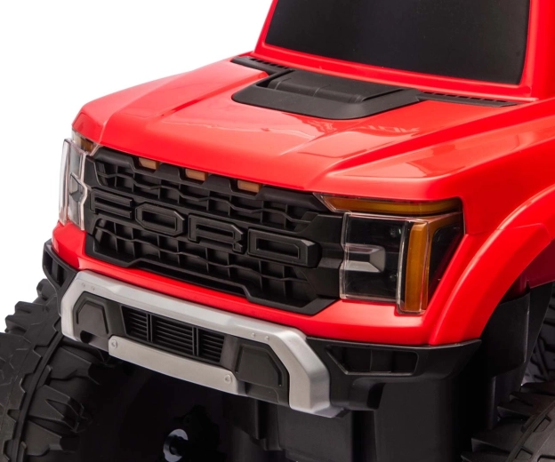 Design realist Ford F-150 Raptor și lumini LED