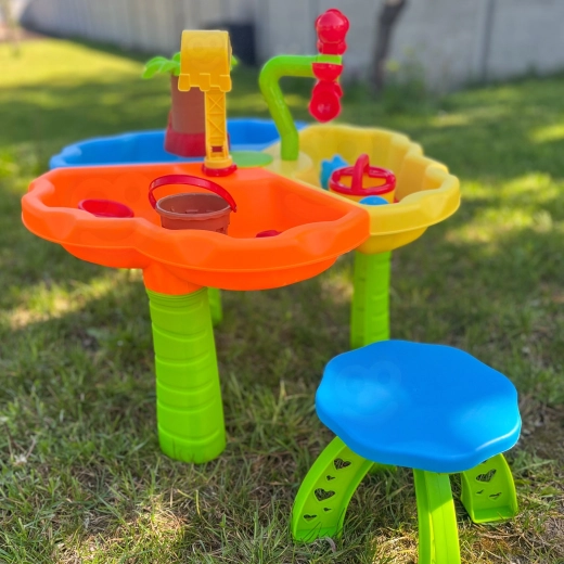 Scaun confortabil pentru micii constructori
