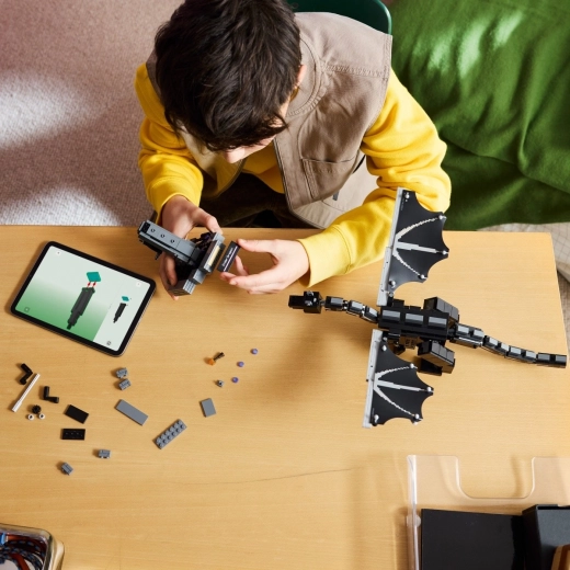 Construcție cu aplicația LEGO Builder