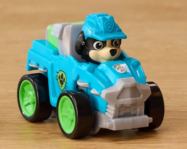 Vehiculul Rex Pup Squad Racer cu roți funcționale