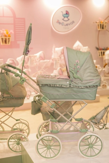 Landou confortabil cu accesorii