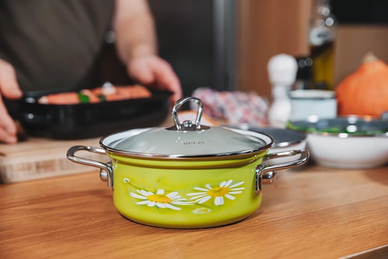 Compatibilă cu inducția și potrivită pentru mașina de spălat vase