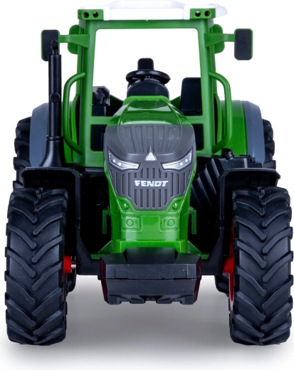 Tractor Fendt lucrat cu atenție la detalii
