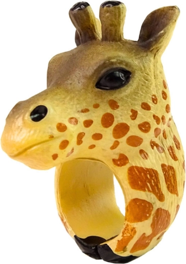 Girafa chiar pe deget