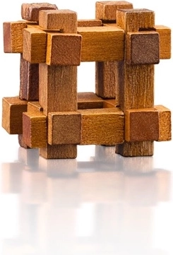 Puzzle-uri 3D din lemn pentru gândire spațială