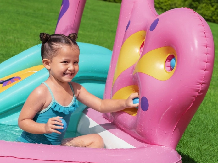 Jocuri interactive cu fluturi și mingiuțe