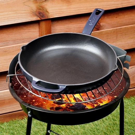 Utilizare universală pe plită, grătar și în cuptor