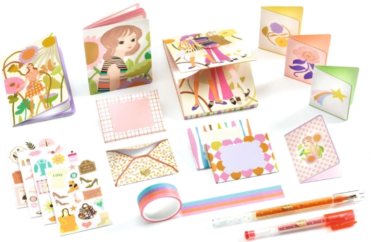 Echipare bogată pentru scris și decorare