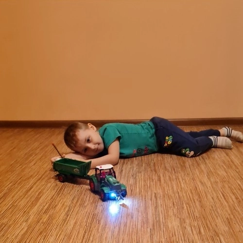 Efecte luminoase și roți din cauciuc blânde cu podeaua