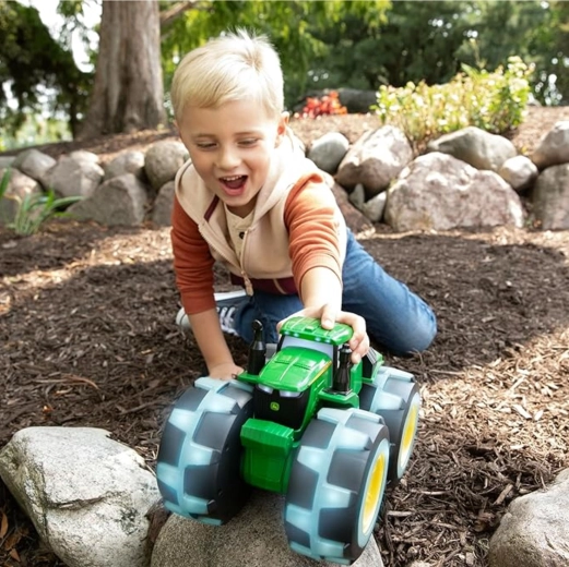 Roți mari de teren pentru joacă în casă și afară