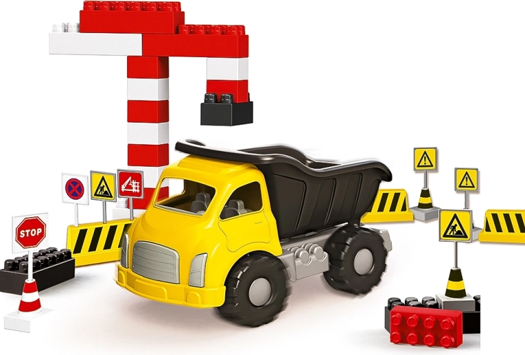 Camion cu 40 de cuburi