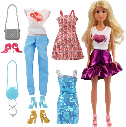 Set bogat de haine și accesorii