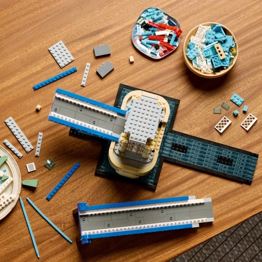 Construcție cu aplicația LEGO Builder