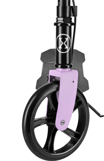 Deplasare lină datorită roților de 200 mm și ABEC 7