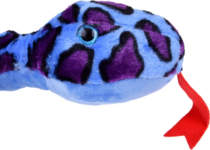 Detalii atent lucrate și ochi siguri