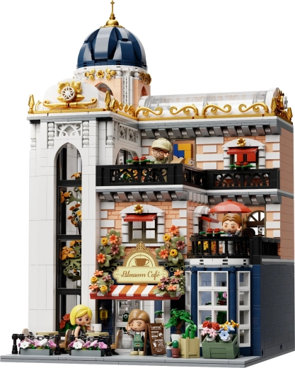 Arhitectură pe trei niveluri cu cupolă