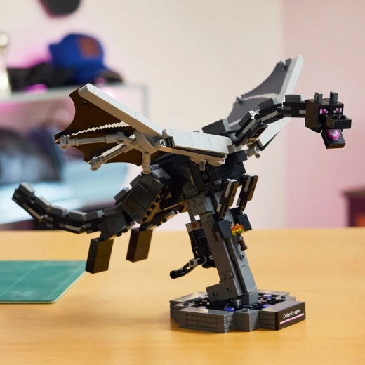 Aripi care bat, acționate cu manivelă