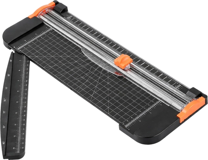 Lamă culisantă sigură în șină transparentă