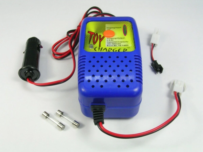 Încărcător standard de 12 V pentru jucării - 1 bucată