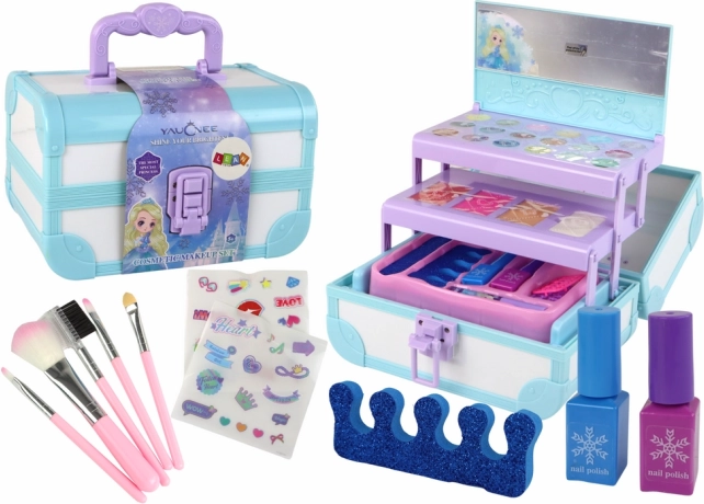 Set de cosmetice într-o valiză albastră