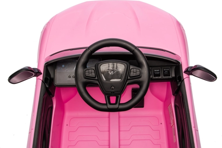 Cockpit confortabil cu volan