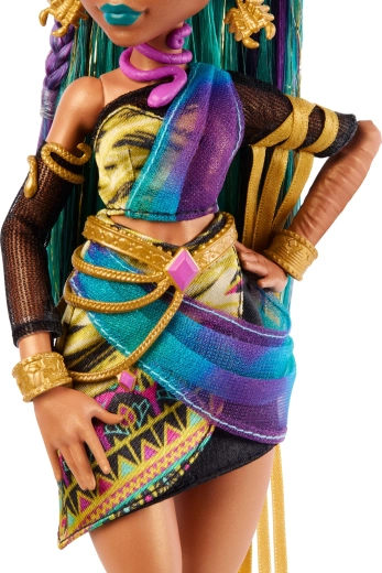 Look egiptean regal și detalii expresive