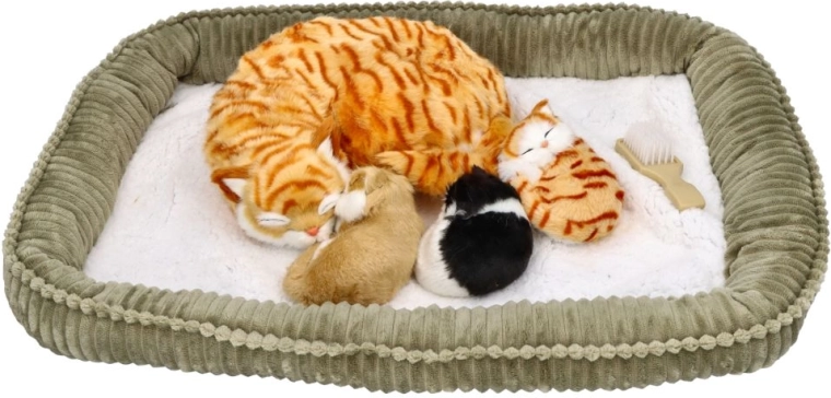 Familie de pisici cu o pisică și 3 pisoi Perfect Petzzz