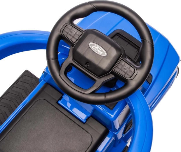 Design realist Ford + sunete pe volan